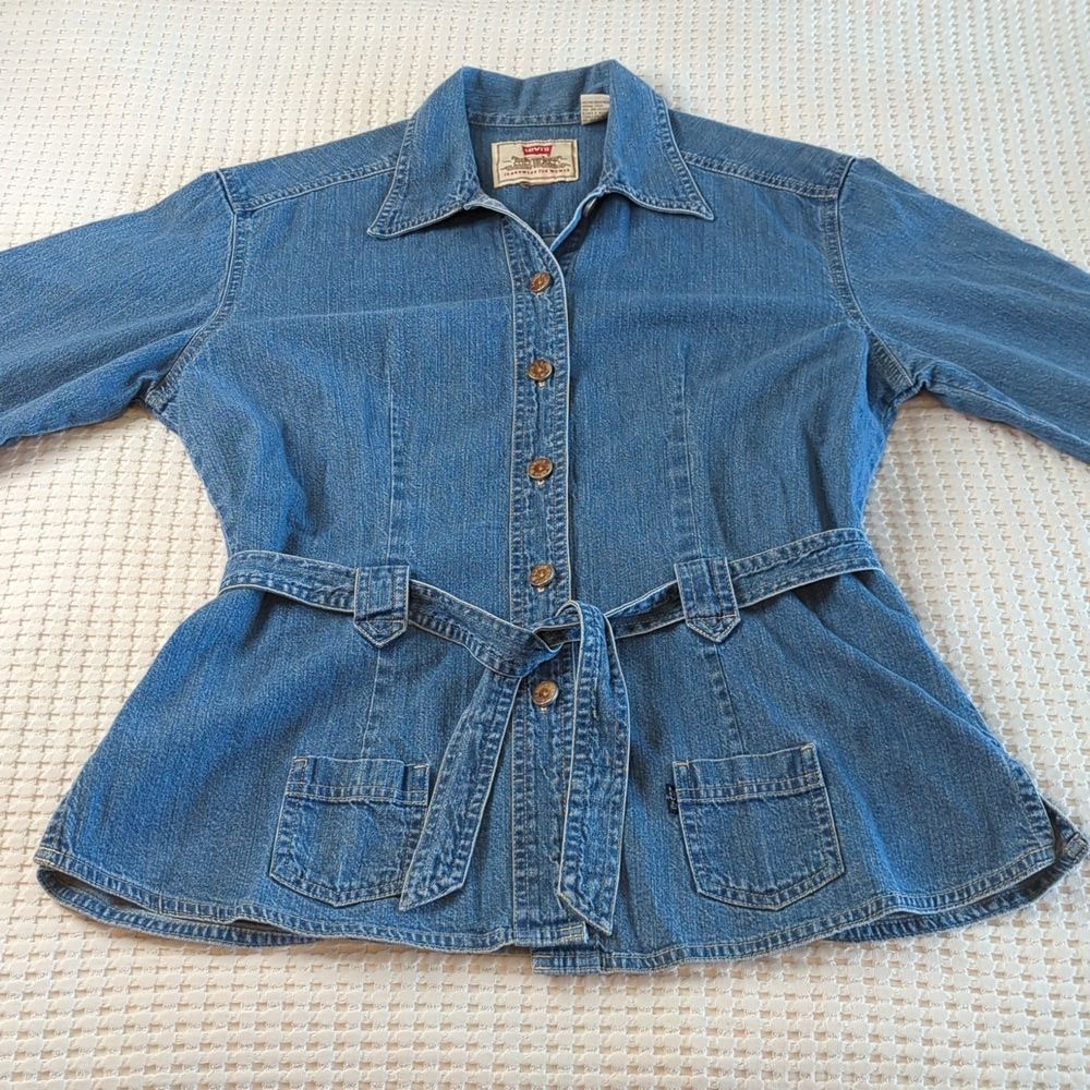 LEVI’S Jeanswear for women vintage belted top size L